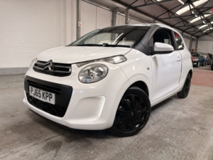 2015 Citroen C1 1.0 Vti Feel in White — image 2