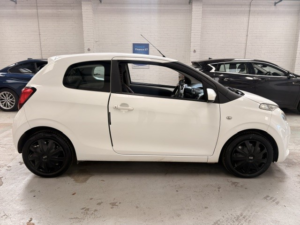 2015 Citroen C1 1.0 Vti Feel in White — image 6