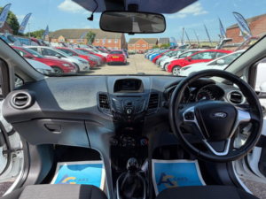 2014 Ford Fiesta 1.25 Zetec Euro 5 5dr in White — image 2