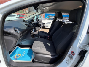 2014 Ford Fiesta 1.25 Zetec Euro 5 5dr in White — image 4