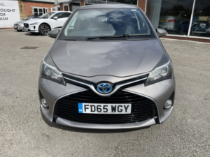 2015 Toyota Yaris 1.5 Vvt-H Sport in Bronze — image 4