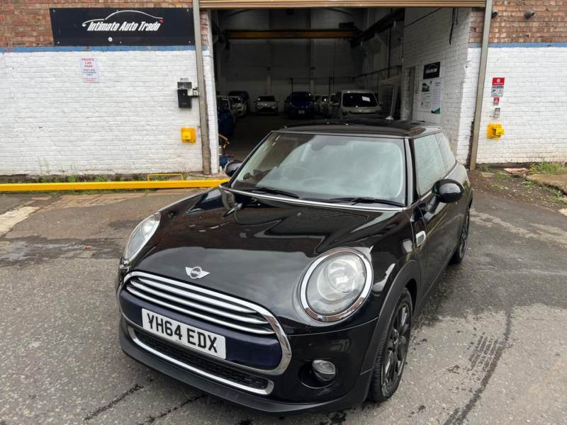 2014 MINI Hatch 1.5 Cooper D 3-Door Hatch in Black — image 1