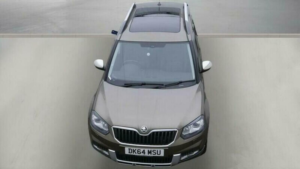 2014 Skoda Yeti 2.0 Tdi Laurin & Klement Outdoor DSG 4WD Euro 5 5dr in Brown — image 5