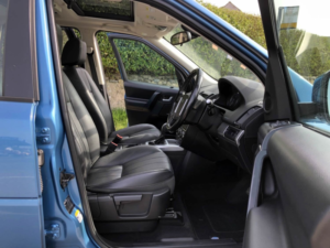 2014 Land Rover Freelander 2 2.2 Td4 Xs Turbo Diesel Automatic 4x4 - Land Rover Service History - 78000 Miles in Blue — image 3