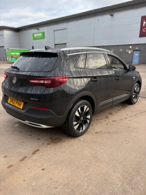 2021 Vauxhall Grandland X 1.2 Turbo Griffin Edition SUV 5dr Petrol Manual Euro 6 (s/s) (130 Ps) in Black — image 5