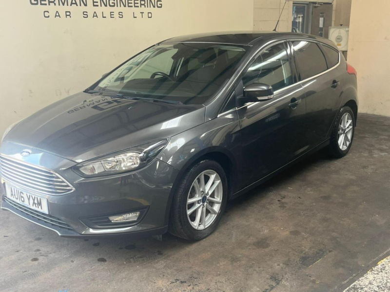 2016 Ford Focus 1.0t Ecoboost Zetec Euro 6 (s/s) 5dr in Grey — image 1