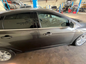 2016 Ford Focus 1.0t Ecoboost Zetec Euro 6 (s/s) 5dr in Grey — image 4