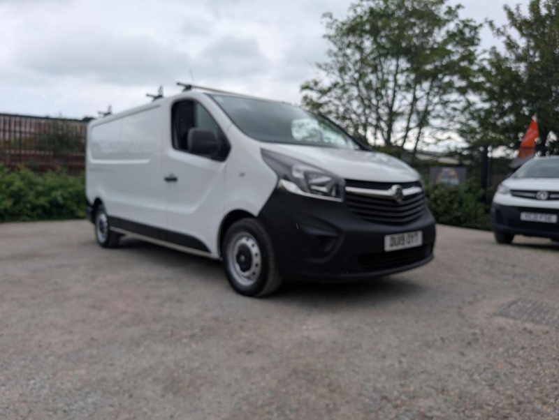 2019 Vauxhall Vivaro 1.6 Cdti 2900 L2 H1 Euro 6 5dr in White — image 1