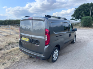 2017 Fiat Doblo 1.6 Multijetii 16v Maxi Sx L2 H1 6dr in Grey — image 4
