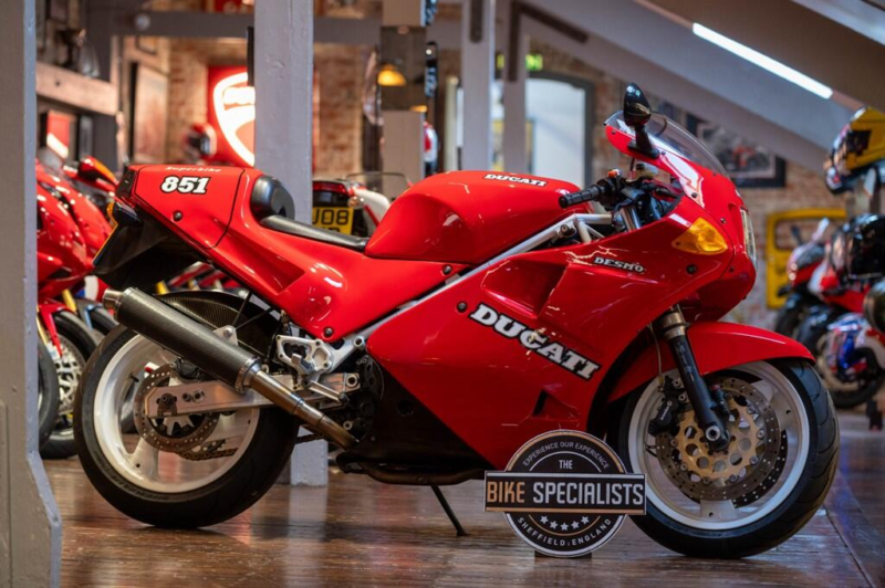 1989 Ducati 851 Strada Stunning Example in Red — image 1