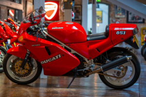1989 Ducati 851 Strada Stunning Example in Red — image 3