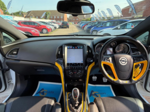 2013 Vauxhall Astra Gtc 2.0t Vxr Euro 5 (s/s) 3dr in White — image 2
