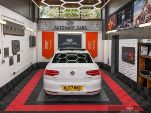 2017 Volkswagen Passat 2.0 Tdi Gt Euro 6 (s/s) 4dr in White — image 5