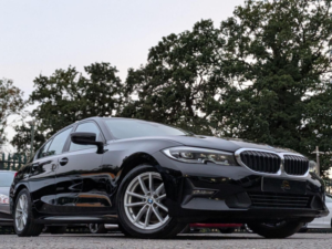 2020 BMW 3 Series 2.0 318d Mht Se Auto Euro 6 (s/s) 4dr in Black — image 3