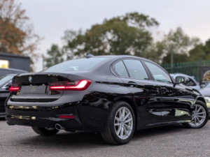 2020 BMW 3 Series 2.0 318d Mht Se Auto Euro 6 (s/s) 4dr in Black — image 6