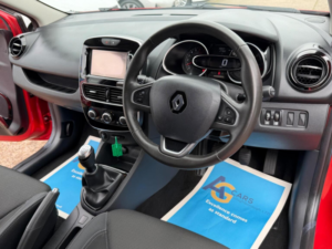 2018 Renault Clio 1.2 16v Dynamique Nav Euro 6 5dr in Red — image 3