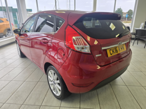 2016 Ford Fiesta 1.0 T Ecoboost Titanium in Red — image 5