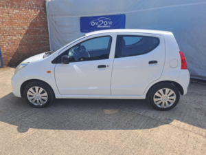 2013 Suzuki Alto 1.0 12v Sz in White — image 2