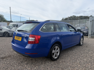 2019 Skoda Octavia 1.0 Tsi Se Technology in Blue — image 2