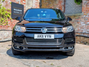 2011 Volkswagen Touareg 3.0 Tdi V6 Altitude in Black — image 2
