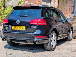 2011 Volkswagen Touareg 3.0 Tdi V6 Altitude in Black — image 5