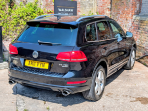 2011 Volkswagen Touareg 3.0 Tdi V6 Altitude in Black — image 6
