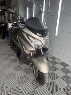 2017 Suzuki Burgman 200 in Silver — image 3