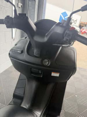2017 Suzuki Burgman 200 in Silver — image 5