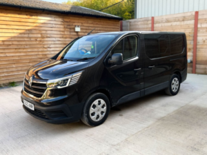 2023 Renault Trafic 5 SEAT Auto Wheelchair Accessible Disabled Access Vehicle Wav in Black — image 5