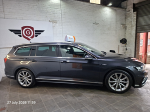 2020 Volkswagen Passat 2.0 Tdi Evo R-Line in Grey — image 2