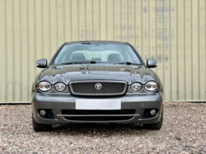 2009 Jaguar X-Type 2.2d Dpf S 4dr in Grey — image 2