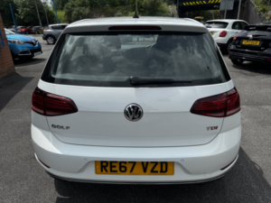 2017 Volkswagen Golf 1.6 Tdi Se Nav in White — image 5