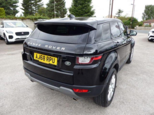 2018 Land Rover Range Rover Evoque 2.0 Ed4 Se Tech Fwd Euro 6 (s/s) 5dr in Black — image 4