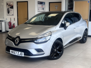2018 Renault Clio 0.9 Signature Nav Tce 90 in Silver — image 3