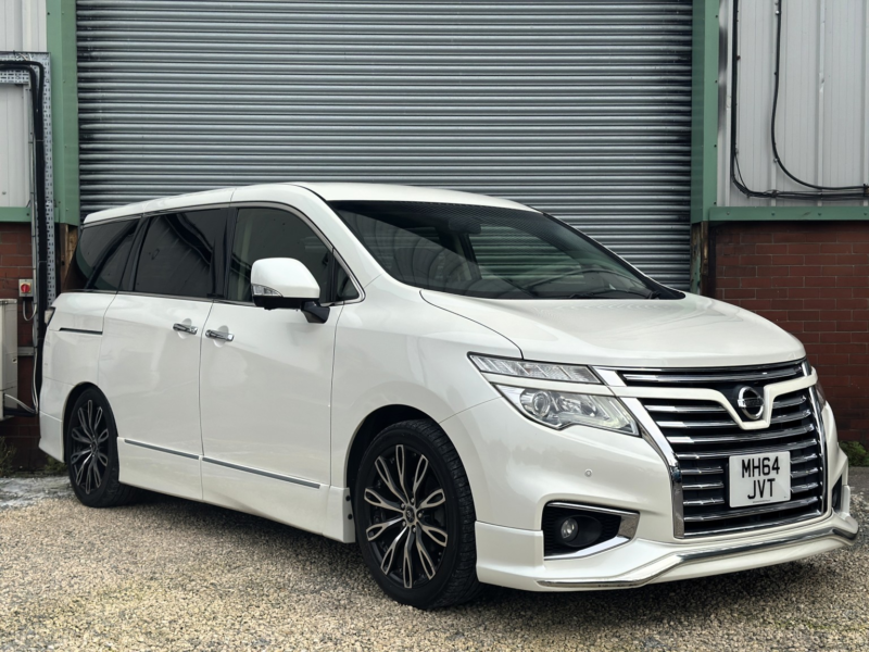2015 Nissan Elgrand 2015 Highway Star Premium Model 2.5 5dr MPV Petrol Petrol Automatic in White — image 1