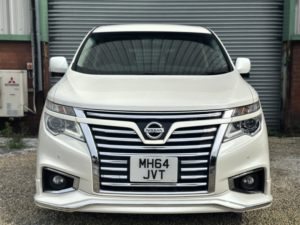 2015 Nissan Elgrand 2015 Highway Star Premium Model 2.5 5dr MPV Petrol Petrol Automatic in White — image 5