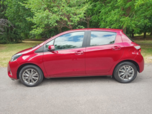 2017 Toyota Yaris 1.5 Vvt-I Icon in Red — image 3