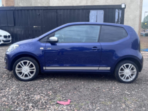 2016 Volkswagen Up! 1.0 Club Up! Euro 6 3dr in Blue — image 6