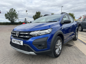 2022 Dacia Sandero Stepway 1.0 Stepway Essential Tce 100 Bi-Fuel in Blue — image 3