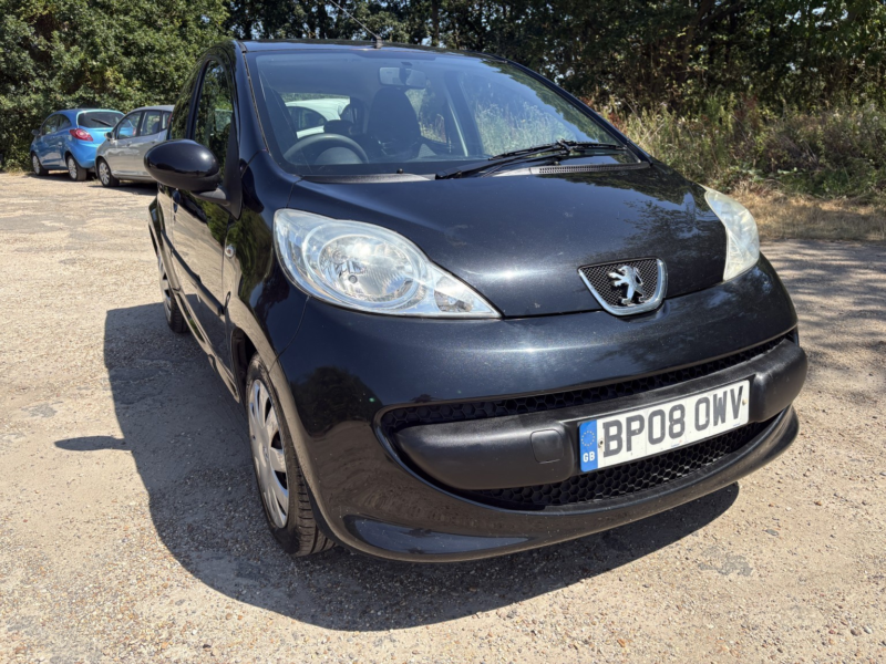 2008 Peugeot 107 1.0 12v Urban in Black — image 1
