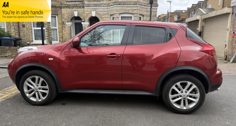 2012 Nissan Juke 1.6 Tekna in Red — image 1