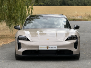2021 Porsche Taycan Performance Plus 93.4kwh in Beige — image 2