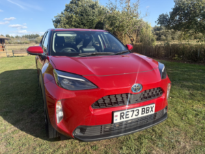 2023 Toyota Yaris Cross 1.5 Vvt-H Icon in Red — image 2