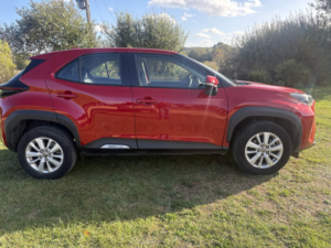 2023 Toyota Yaris Cross 1.5 Vvt-H Icon in Red — image 4