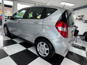 2011 Mercedes-Benz A Class 1.5 A160 Classic Se CVT 5dr in Silver — image 4