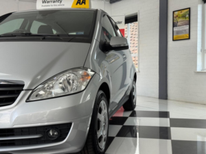 2011 Mercedes-Benz A Class 1.5 A160 Classic Se CVT 5dr in Silver — image 5