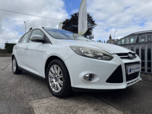 2011 Ford Focus 1.6 Titanium in White — image 5