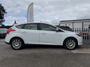 2011 Ford Focus 1.6 Titanium in White — image 6