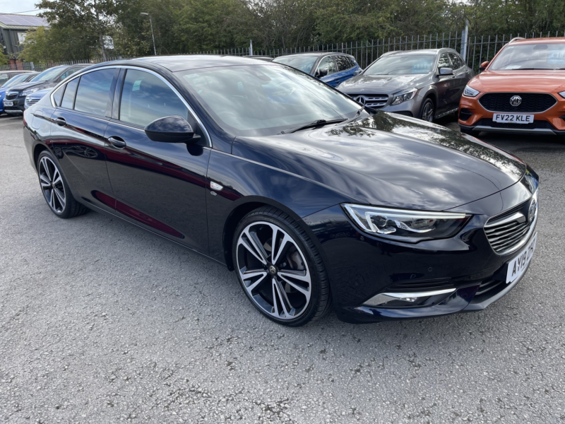 2019 Vauxhall Insignia 2.0 Turbo D Blueinjection Elite Nav in Blue — image 1