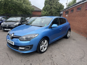 2015 Renault Megane 1.5 Dynamique Tomtom Energy Dci 110 Stop & Start in Blue — image 3
